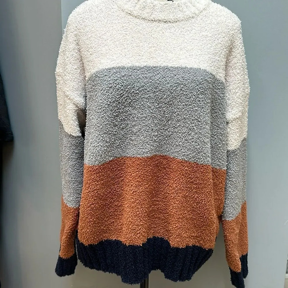 TS women’s sweater.  Super soft NWT stone/rust/navy.  Size large - Picture 1 of 4